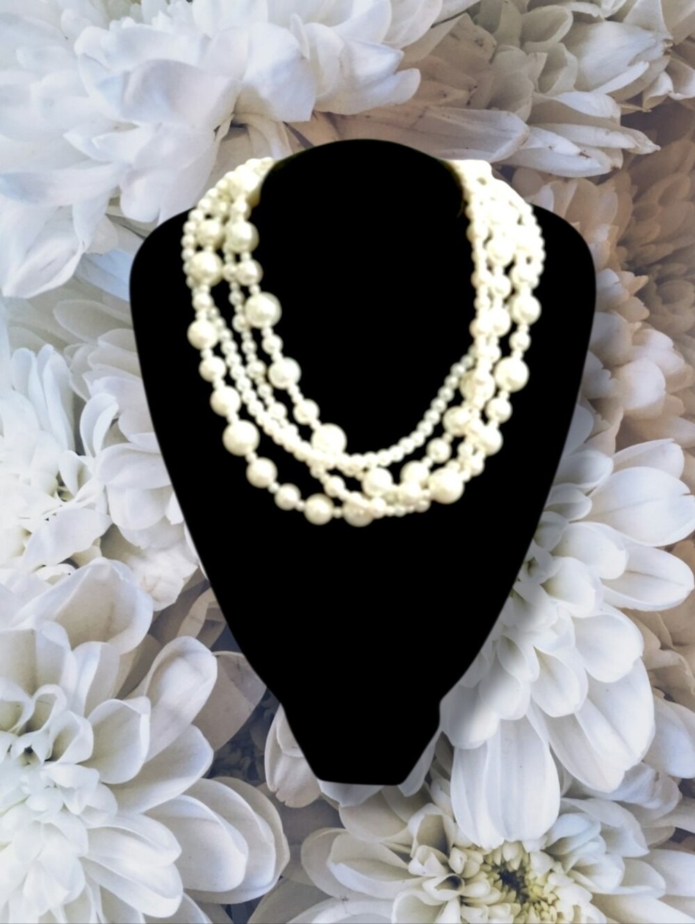 NWOT Gorgeous Layered Multi-Strand Chunky White Faux Pearl Choker Necklace